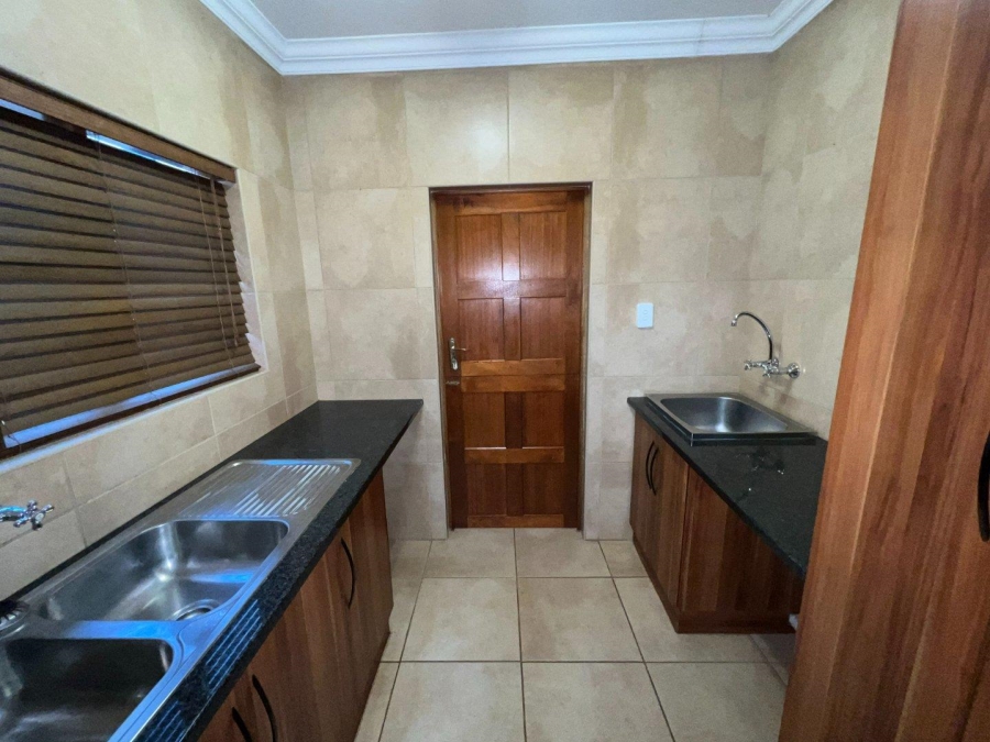 To Let 2 Bedroom Property for Rent in Die Bult North West